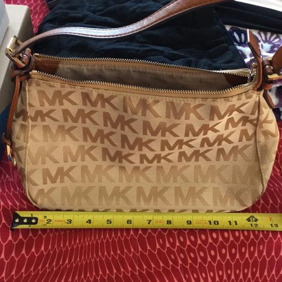 Very good condition Michael Kors purse - Picture 3 of 3